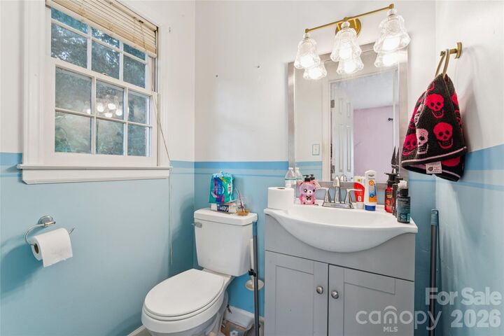 Property Photo:  321 Rollingwood Drive  NC 28164 