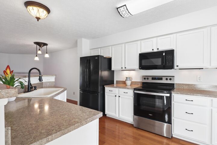 Property Photo:  3803 Lakedale Drive  OH 43026 