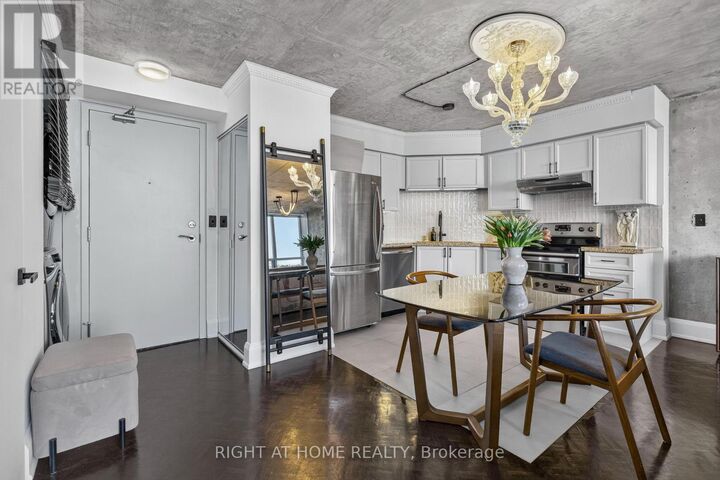 Property Photo:  250 Manitoba Street 612  ON M8Y 4G8 