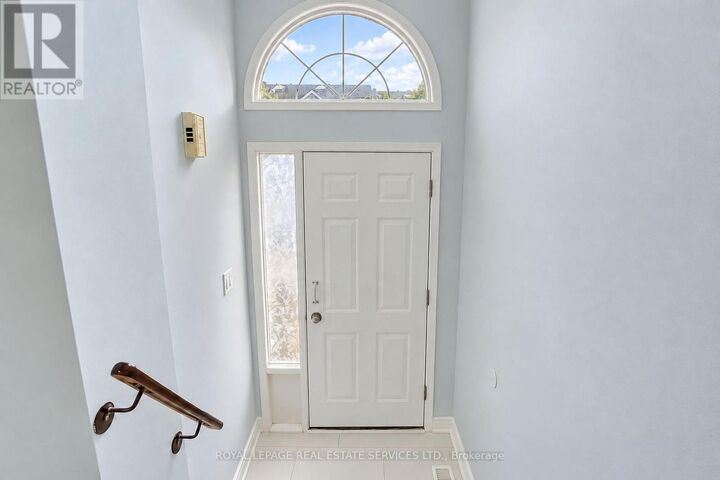 Property Photo: 10 Reidmount Avenue 10 ON M1S 1B2