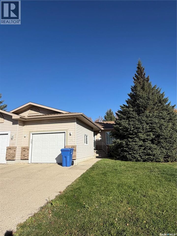 Property Photo: 68 Fenson Crescent SK S3N 3S5