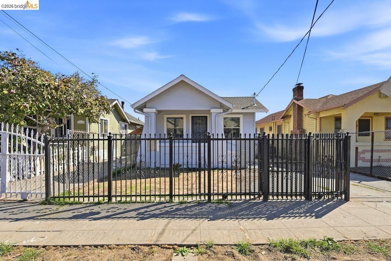 Property Photo:  1614 72nd Ave  CA 94621 
