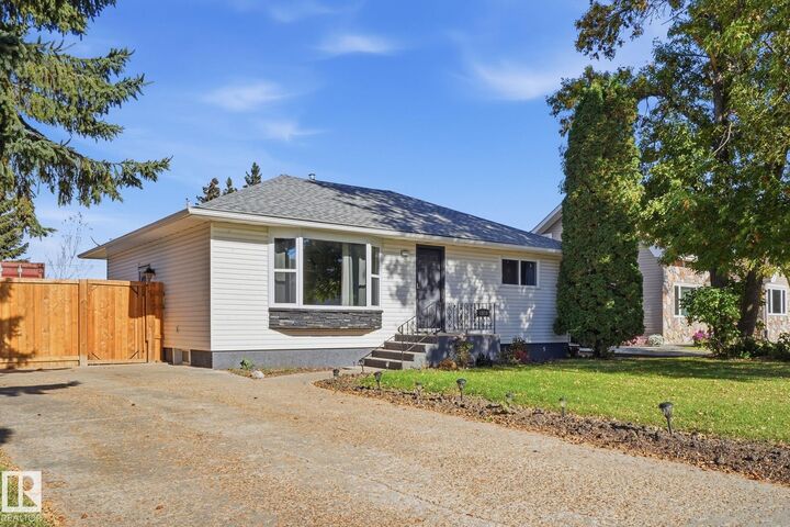 Property Photo: 4920 55 Avenue AB T0B 4N0