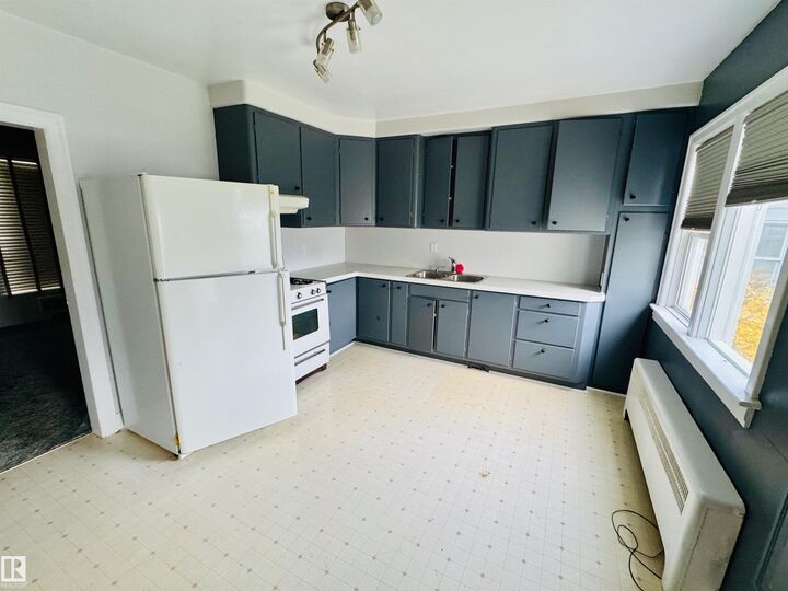 Property Photo:  4829 51 Avenue  AB T0A 3A3 