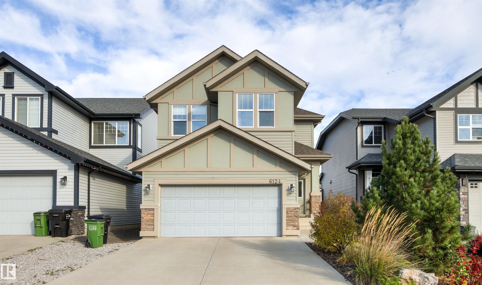Property Photo:  6124 175 Avenue NW  AB T5Y 3N7 