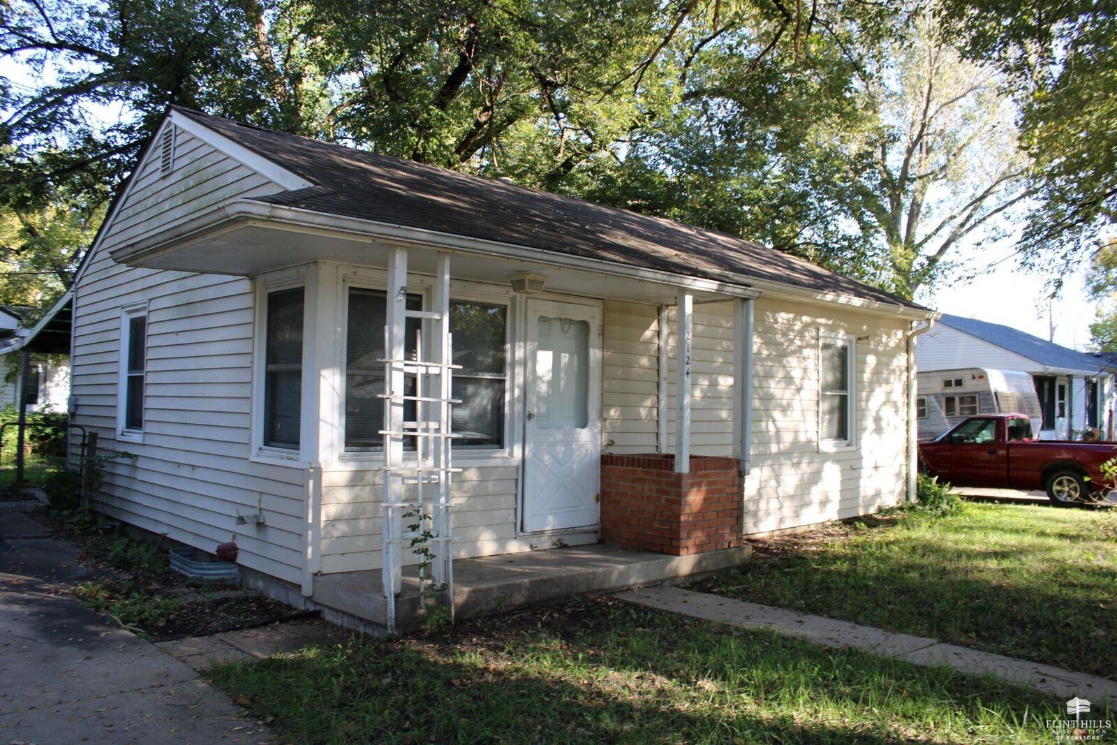 Property Photo: 2124 Sloan Street KS 66502