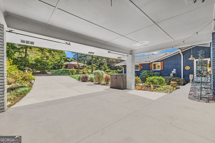 Property Photo:  3515 Parkview Drive  GA 30337 