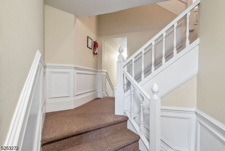 Property Photo:  7 Norwood Ave 4  NJ 07901 