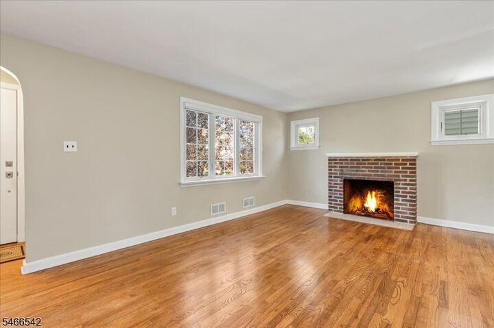 Property Photo:  16 Hillside Pl  NJ 07016 