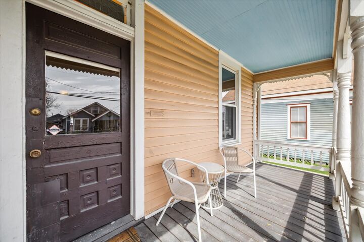 Property Photo:  411 Marie Street  TX 77009 