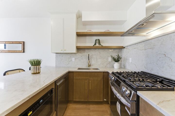 Property Photo:  113 Oak St 2  NJ 07305 
