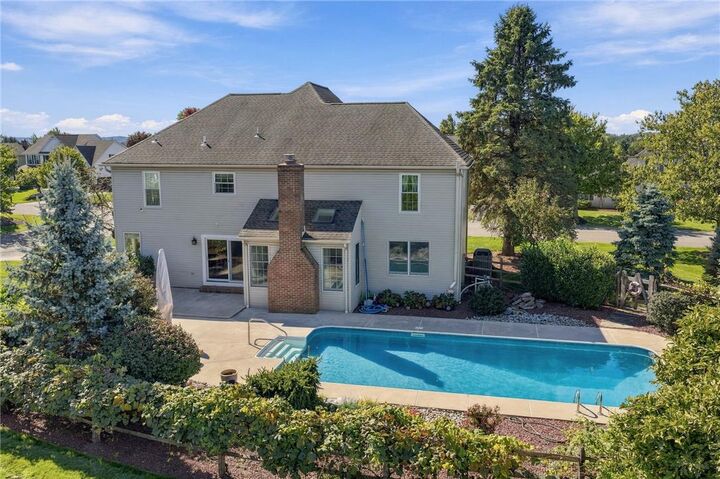 Property Photo:  8477 Oak Knoll Street  PA 18051 