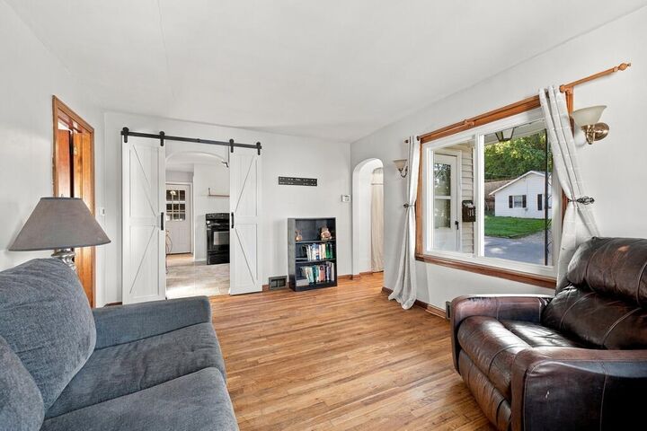 Property Photo:  185 Sharon Ave  OH 44805 