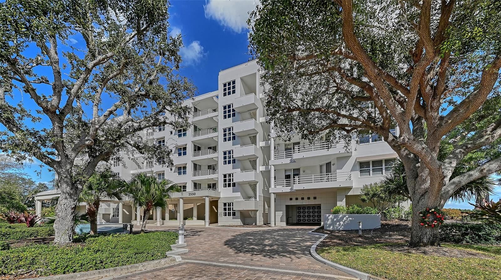 Property Photo:  2550 Harbourside Drive 334  FL 34228 