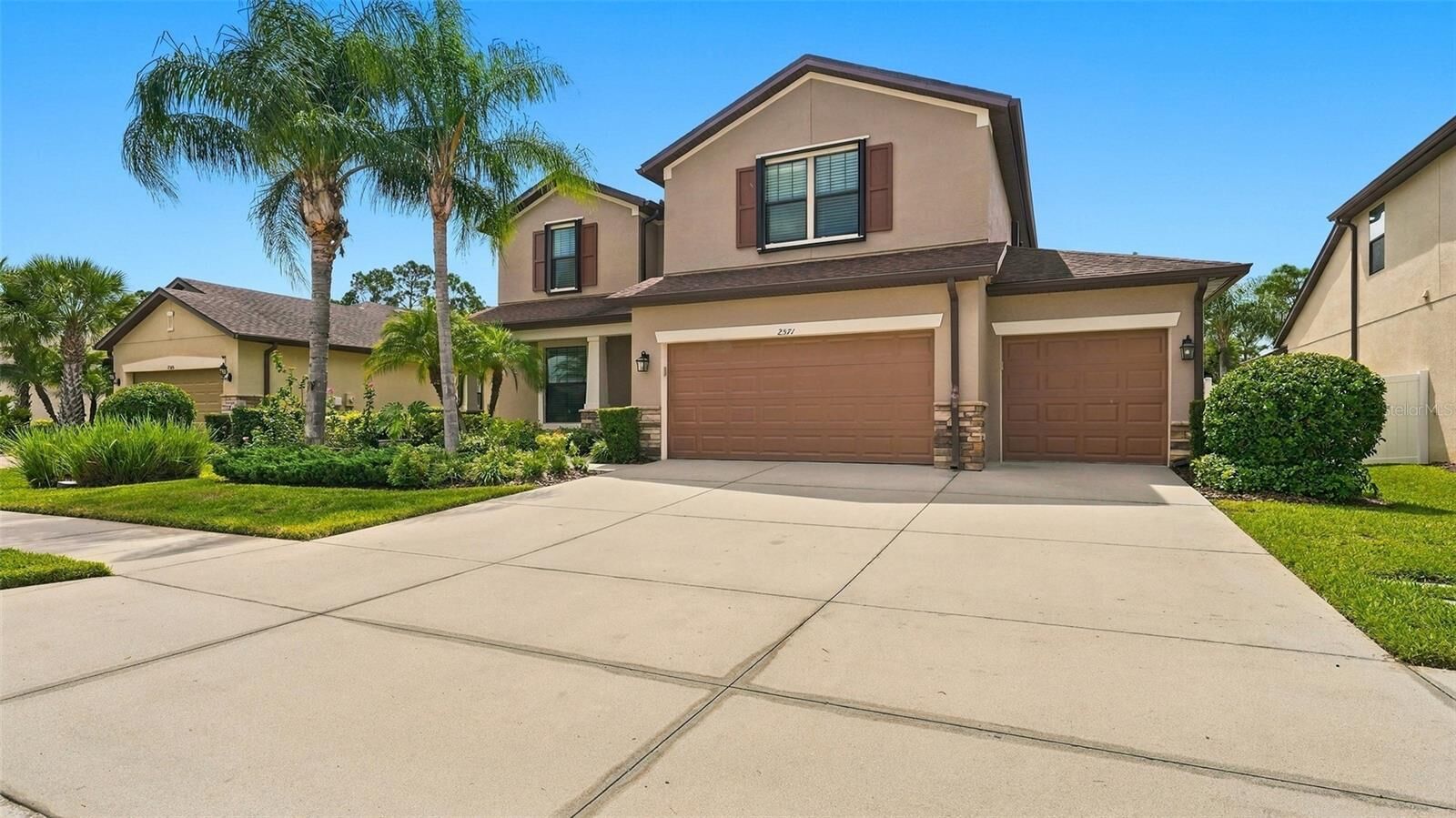 Property Photo: 2571 Sherman Oak Drive FL 34289