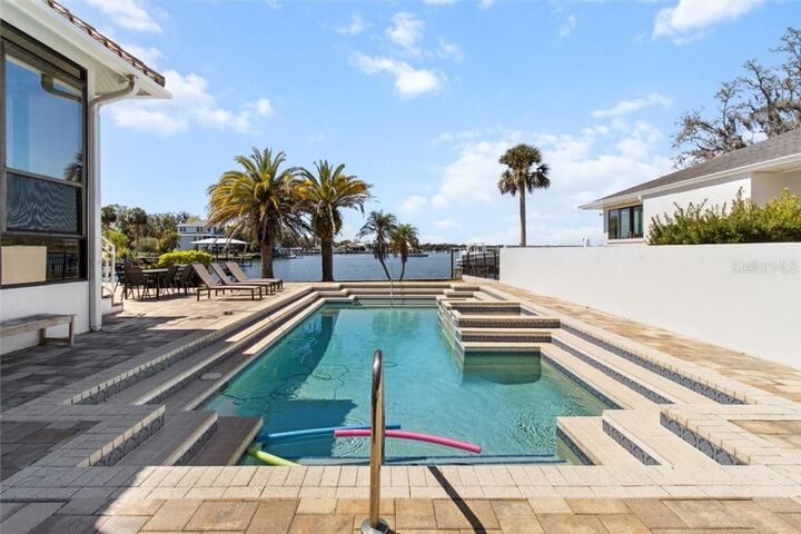 Property Photo:  1128 N Circle Drive  FL 34429 