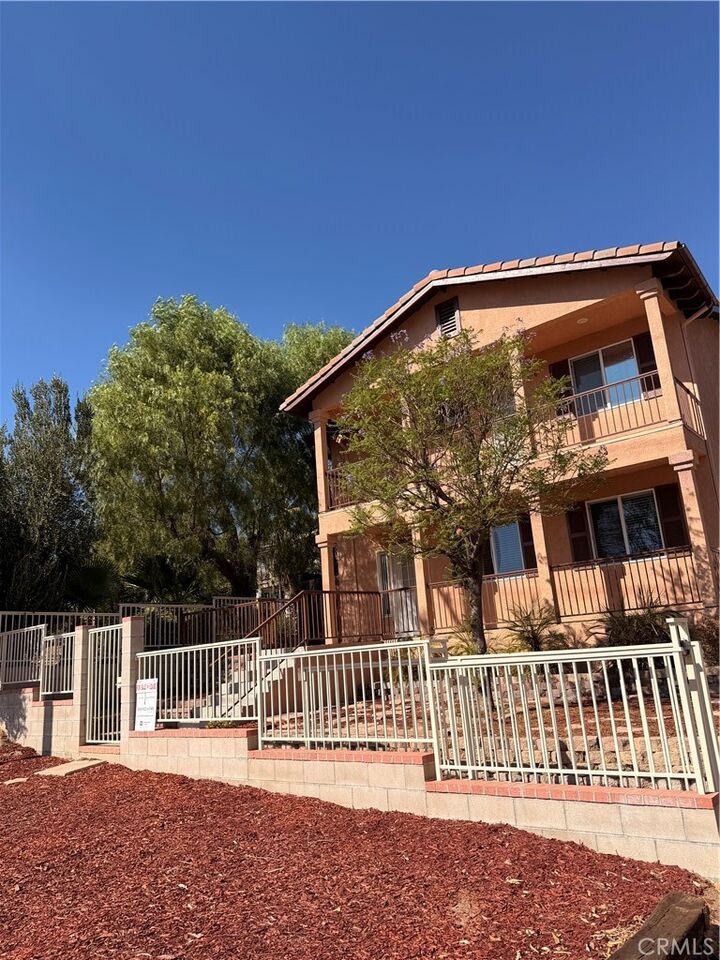 Property Photo:  905 W Sumner A - Front  CA 92530 