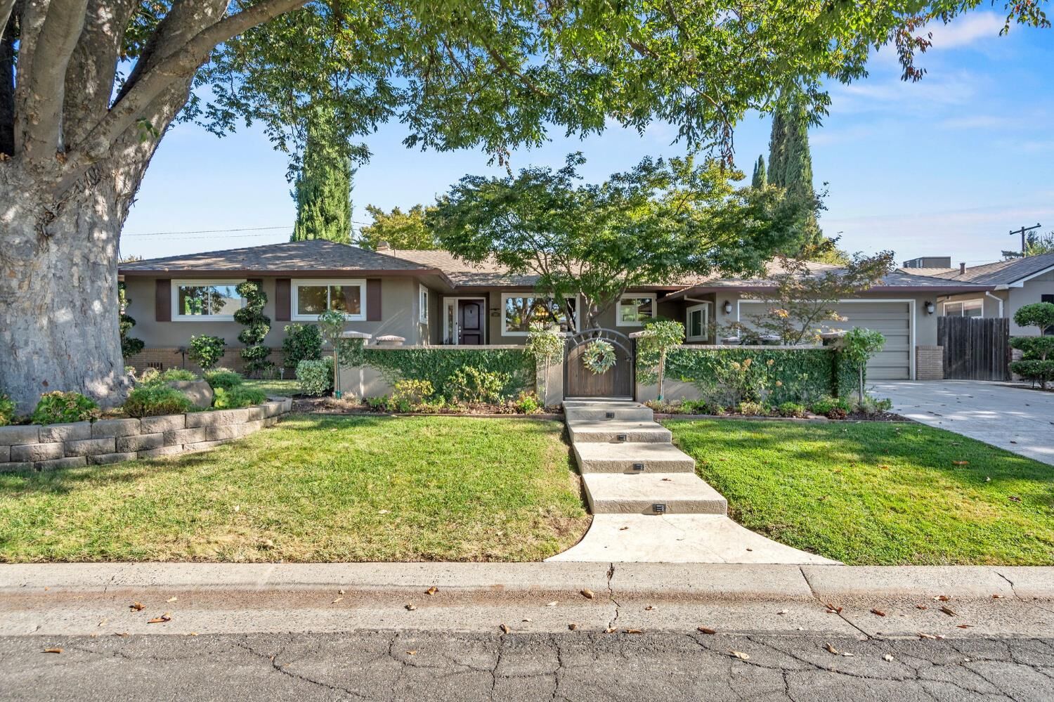 Property Photo: 1113 Volz Drive CA 95822