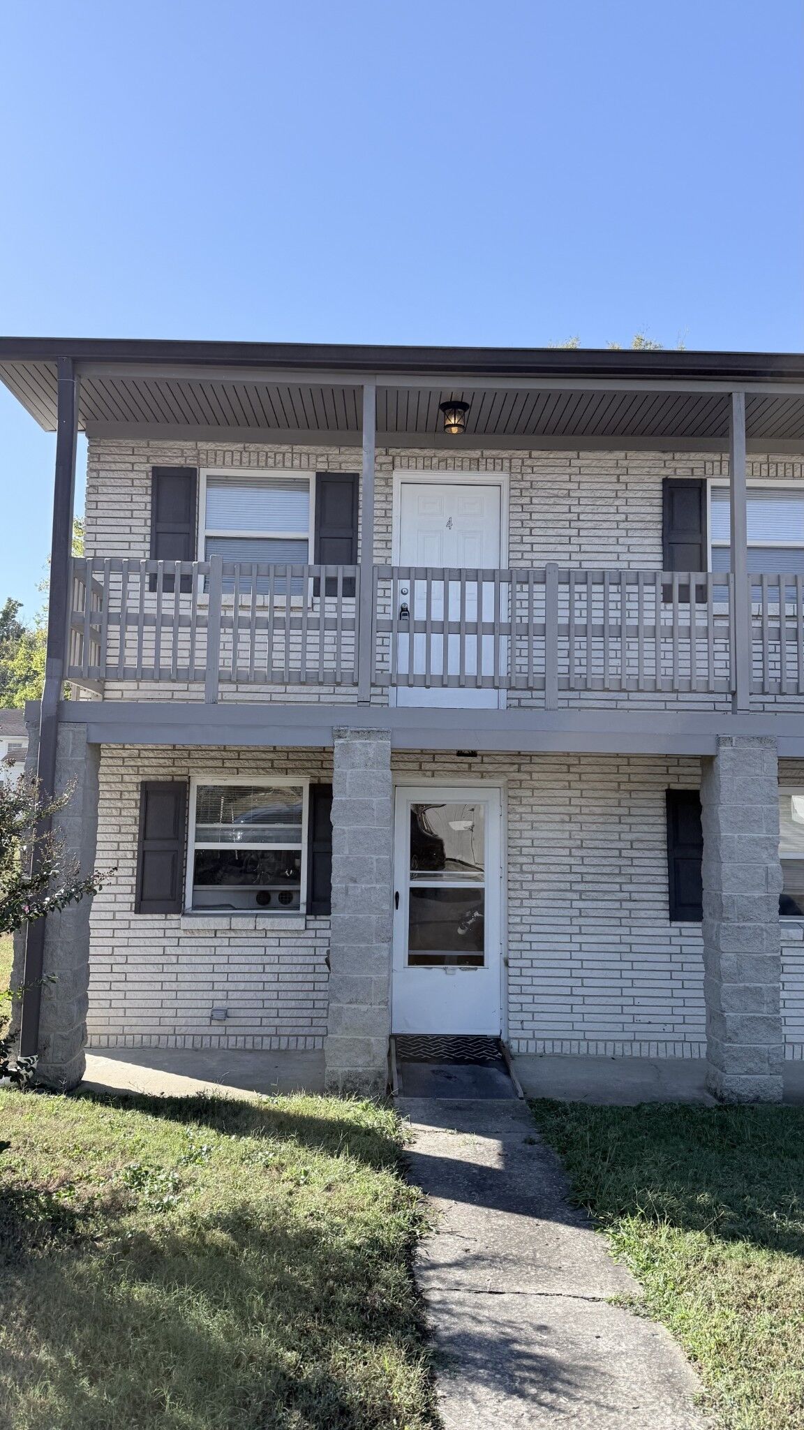 Property Photo: 525 Walton Ferry Rd B4 TN 37075