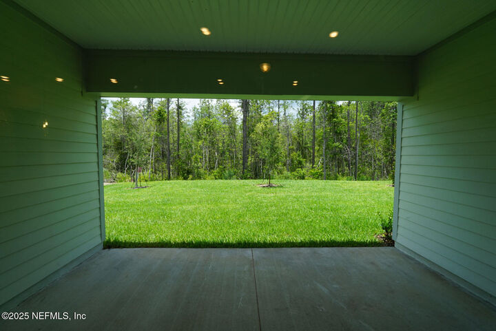 Property Photo: 21 Reverie Drive FL 32137
