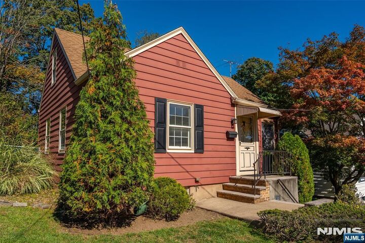 Property Photo:  150 Franklin Street  NJ 07044 