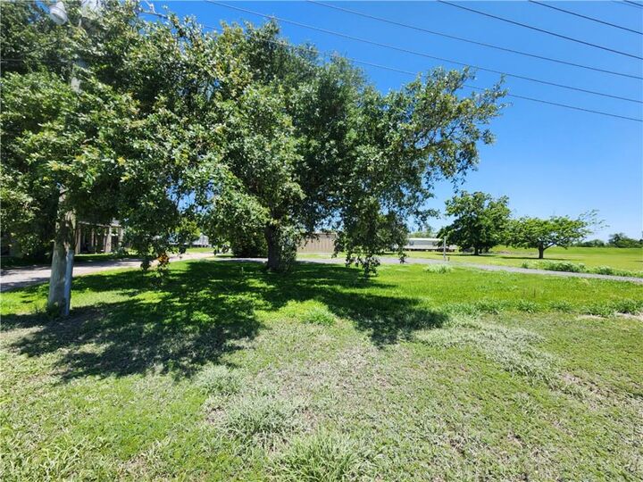 Property Photo:  113 Oak Ridge Lane  LA 70083 