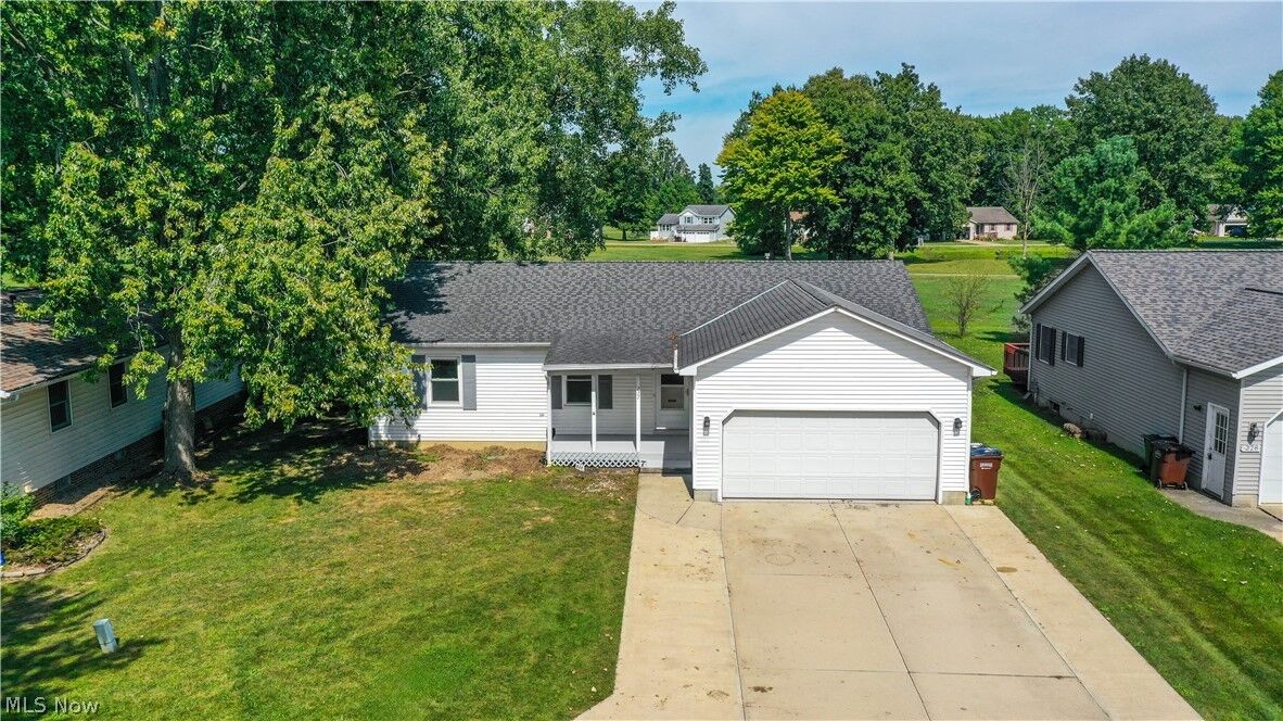 Property Photo:  227 Forest Park Drive  OH 44050 