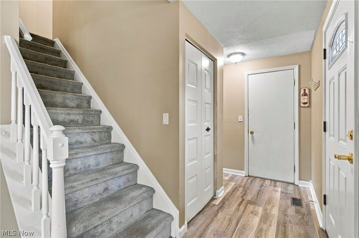 Property Photo:  1005 Deepwood Drive  OH 44056 