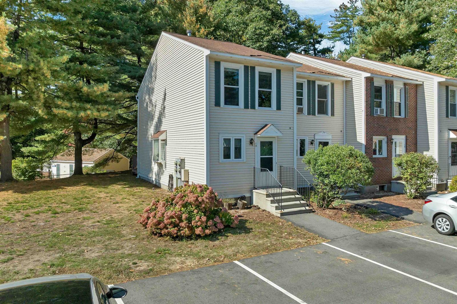 Property Photo:  14 Shelburne Road  NH 03054 
