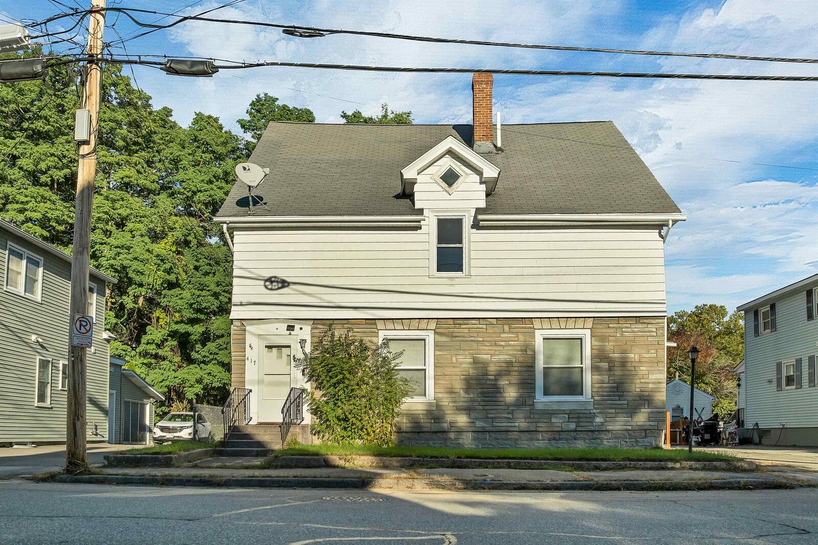 Property Photo:  417 Bartlett Street  NH 03102 
