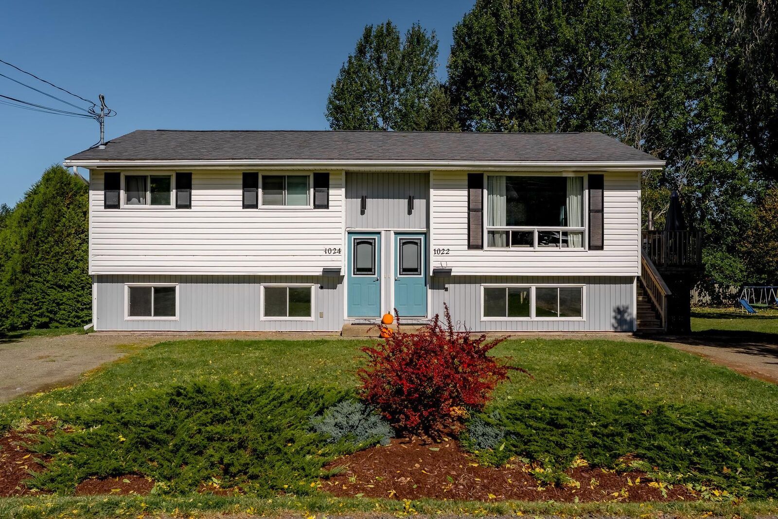 Property Photo:  1022/1024 Marie Crescent  NS B4N 1X2 