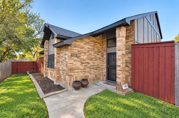 Property Photo:  1527 Hancock Drive  TX 75149 