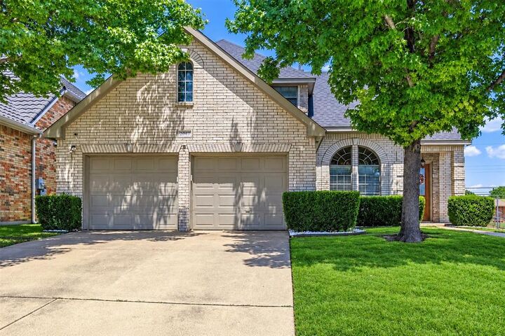 Property Photo: 2047 Chevella Drive TX 75232