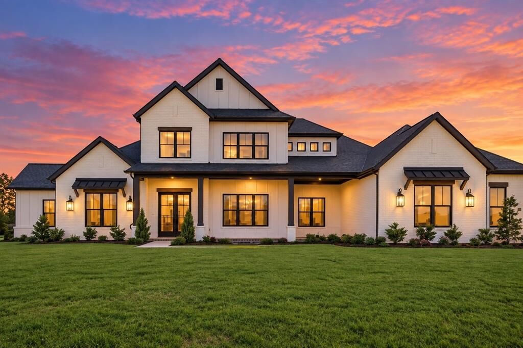 Property Photo:  940 Healey Drive  TX 75069 