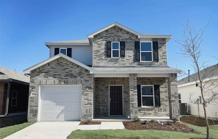 Property Photo: 2519 Midfield Way TX 75407