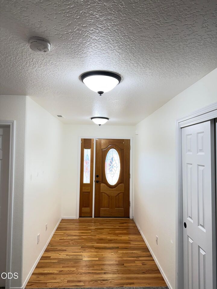 Property Photo: 527 SW Wagner Meadows Drive OR 97526