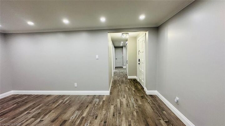 Property Photo:  38 Jay Court Upper  ON N2E 1P8 