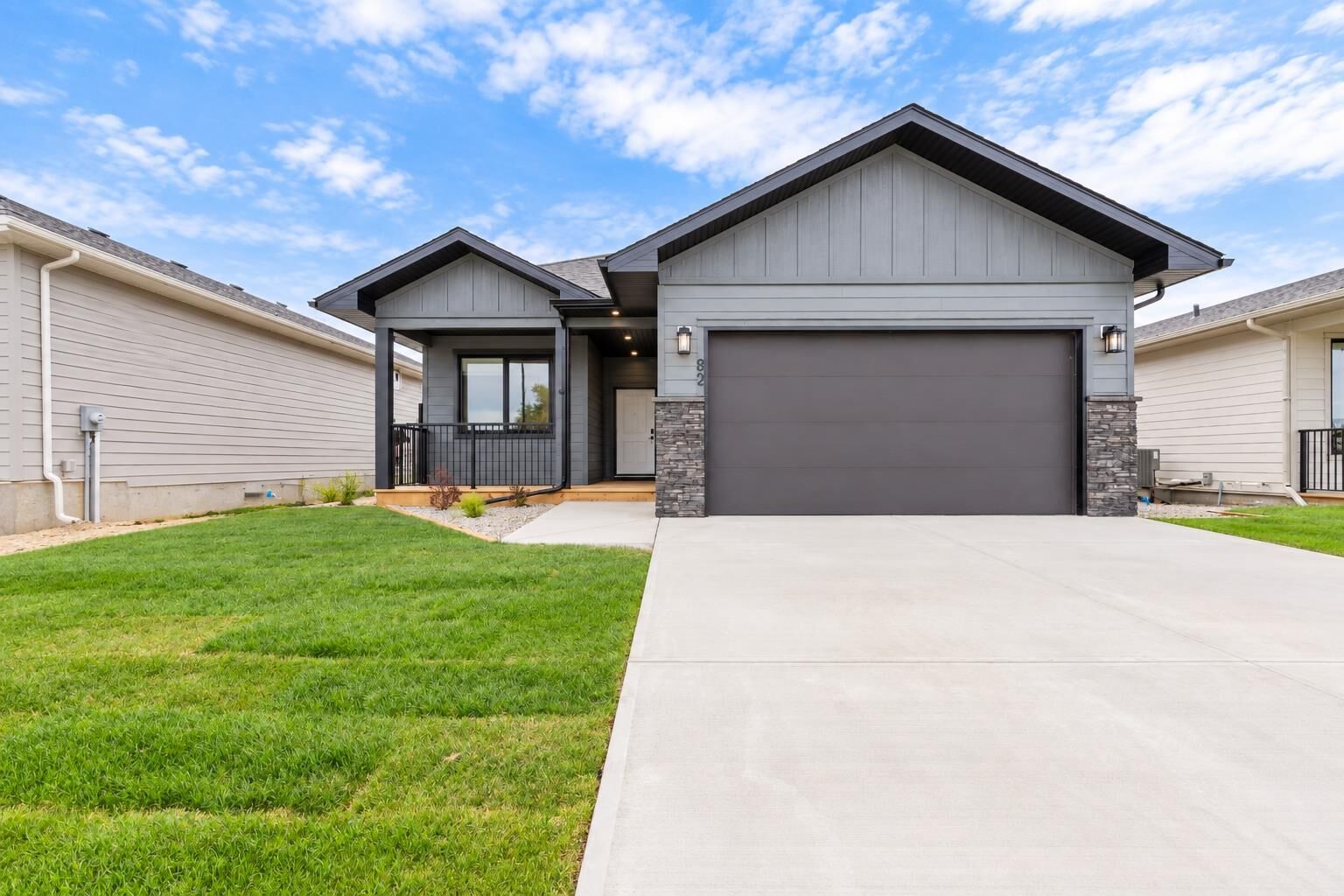 Property Photo:  82 E 300 S  AB T0K 2S0 