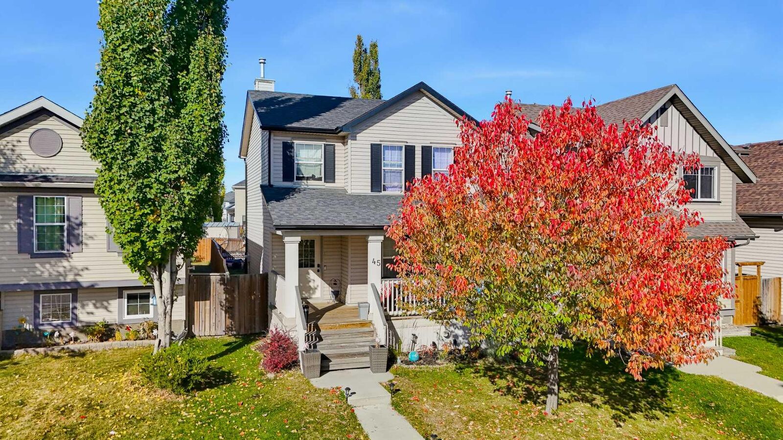Property Photo:  45 Copperfield Heath SE  AB T2Z 4V2 