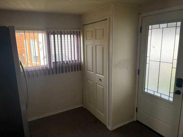 Property Photo:  255 Fleet Street SW  AB T1A 7Z4 