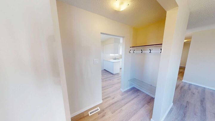 Property Photo:  10818 93A Street  AB T8V 1Y7 