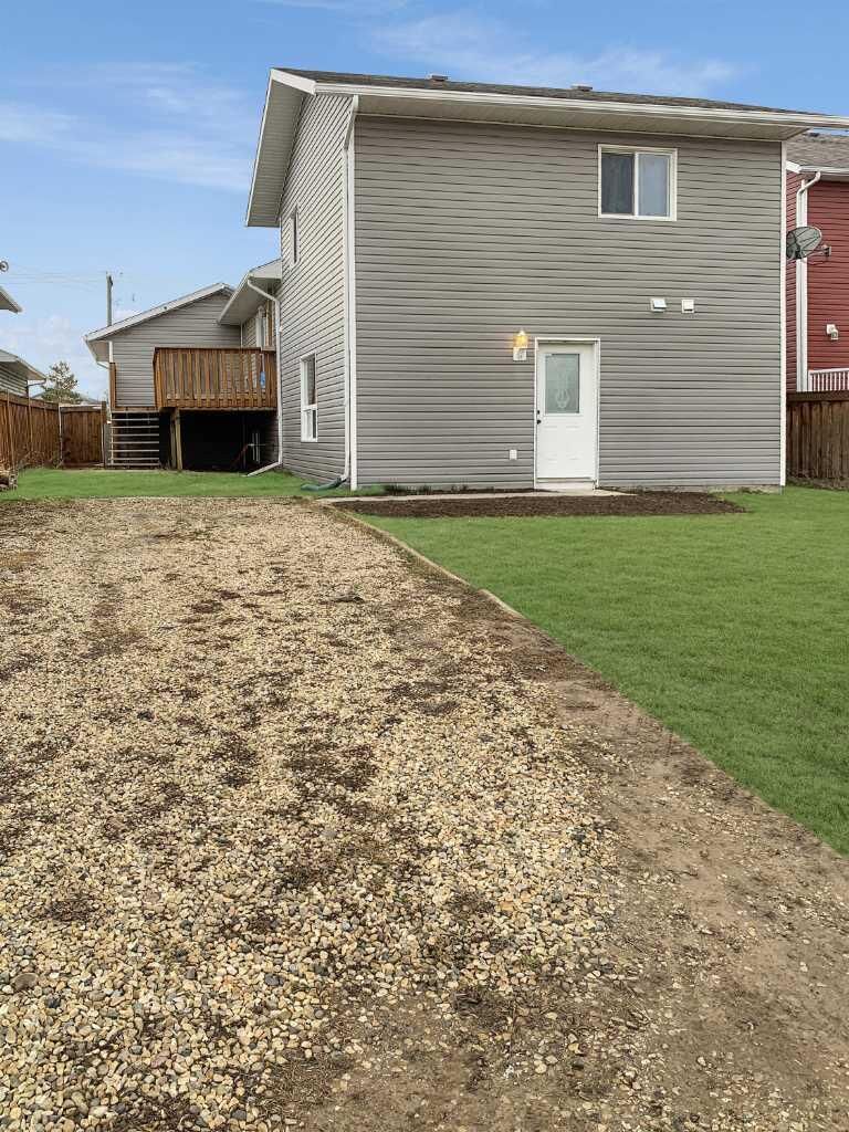 Property Photo:  10506 98A Street B  AB T8X 5G1 