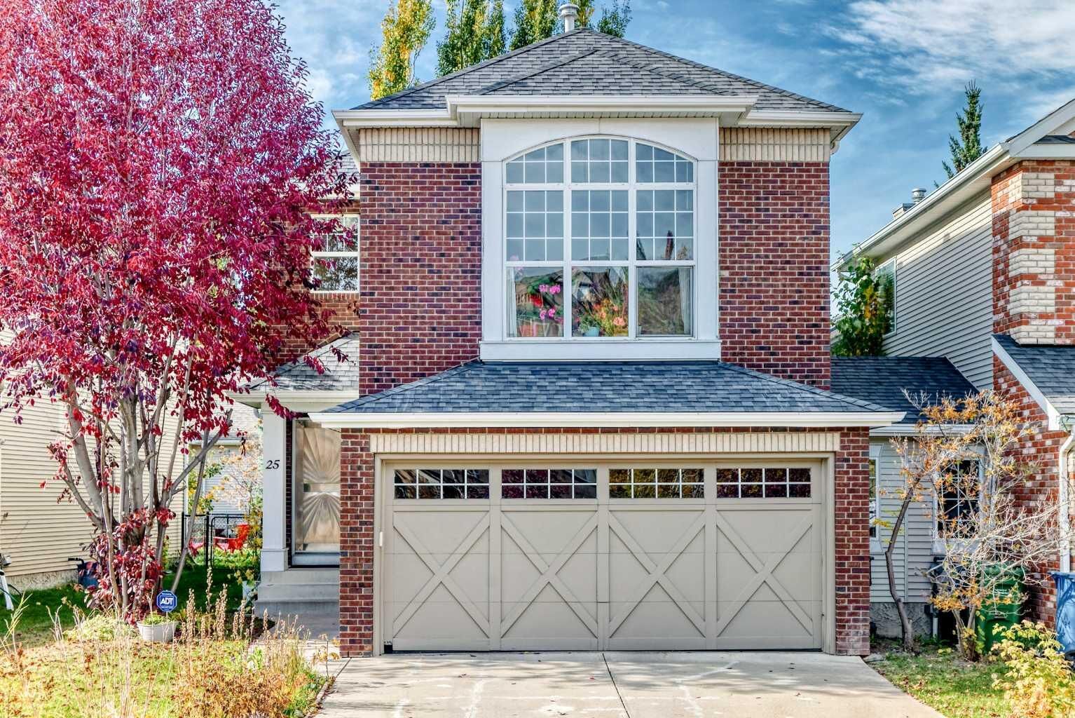 Property Photo:  25 Discovery Ridge Hill SW  AB T3H 5G4 