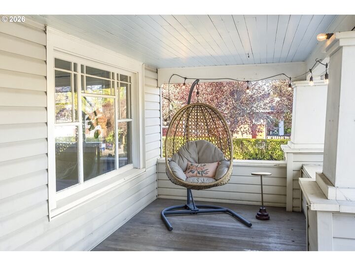 Property Photo: 3841 NE 74th Ave OR 97213
