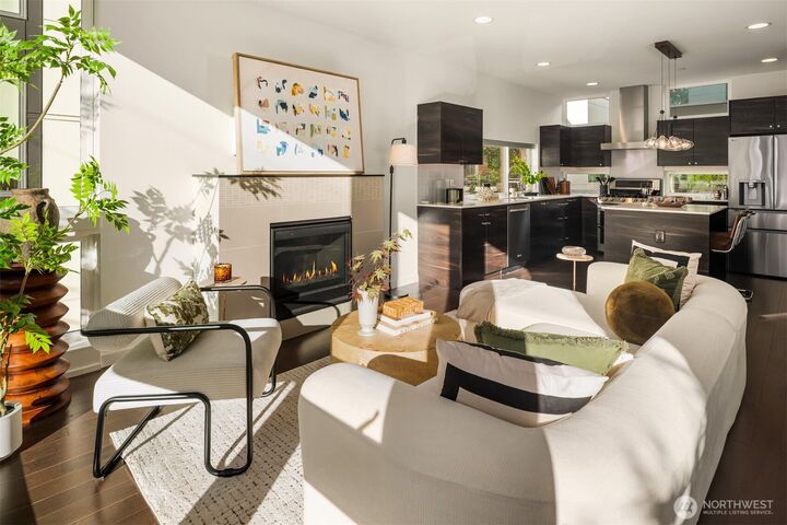Property Photo: 1140 10th Avenue E B WA 98102