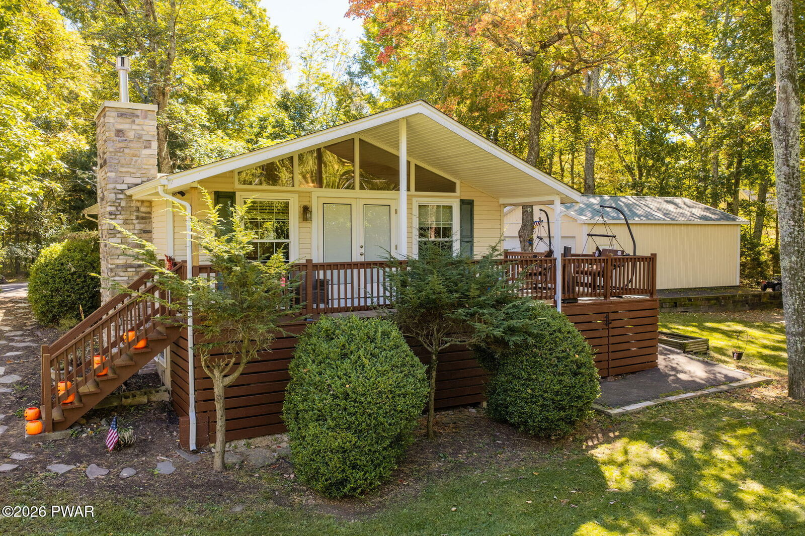 Property Photo: 142 Hawthorne Drive PA 18328