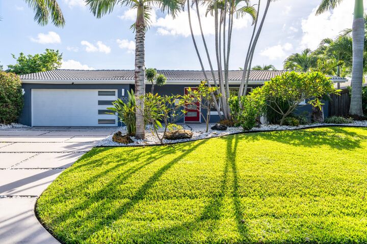 Property Photo:  4100 NE 15th Terrace  FL 33334 
