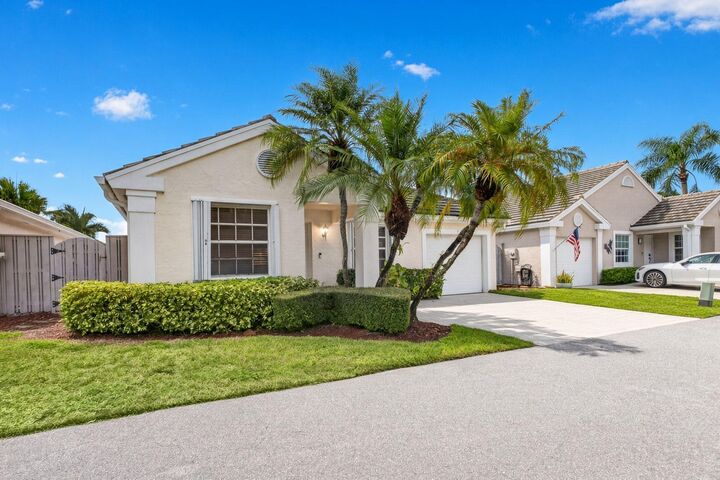 Property Photo:  7 Governors Court  FL 33418 