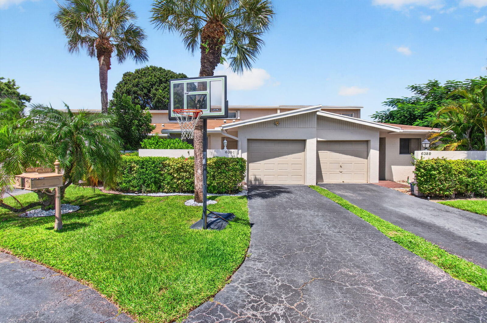 Property Photo:  6391 Toulon Drive  FL 33433 