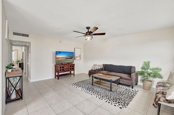 Property Photo: 169 Brittany D FL 33446